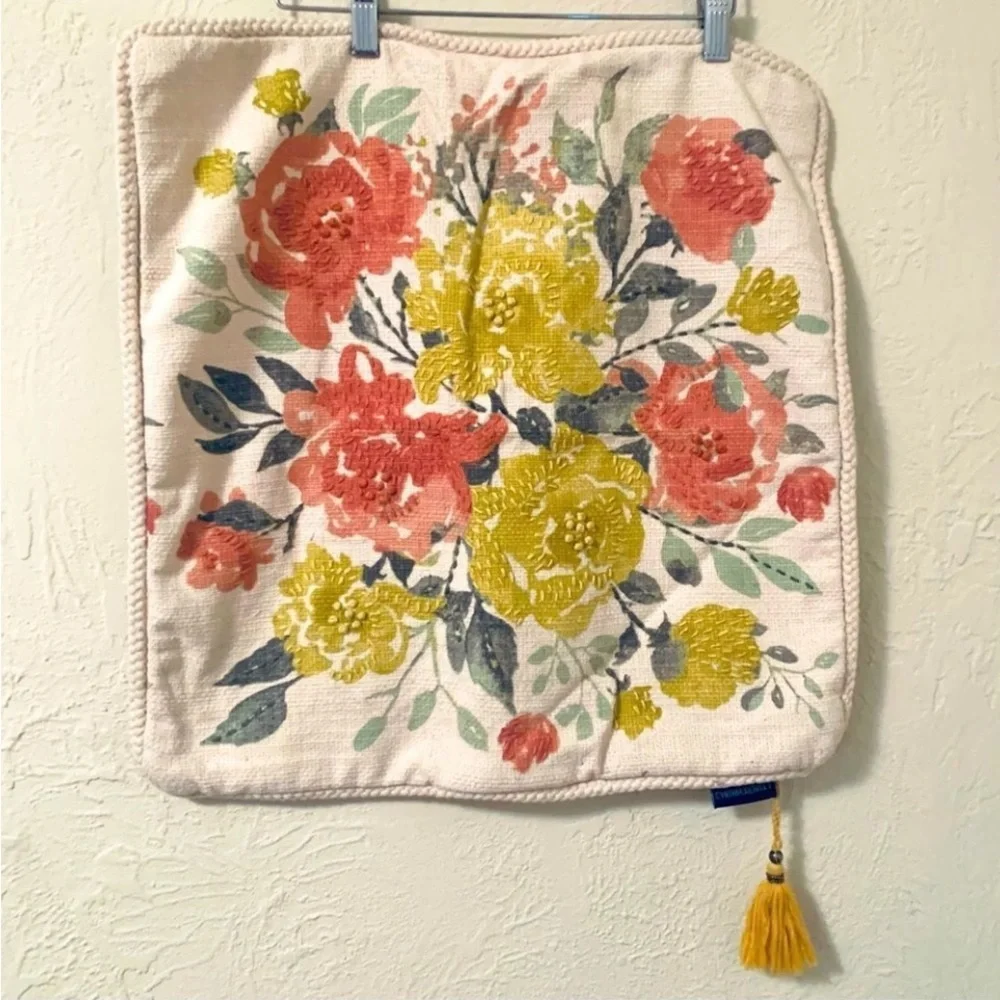 Cynthia Rowley Cotton Floral Pillow Sham W/Tassel 
Love on flip side - Picture 15 of 16
